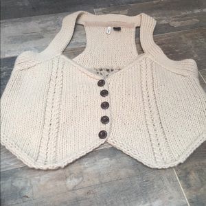 Cropped vest
